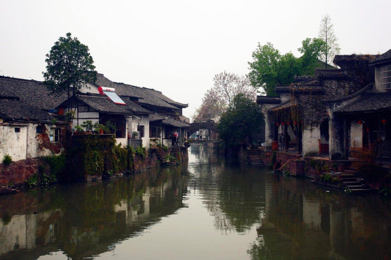 30岁杨洋新剧不断，线下被偶遇，生图状态却令人担忧，他怎么了？